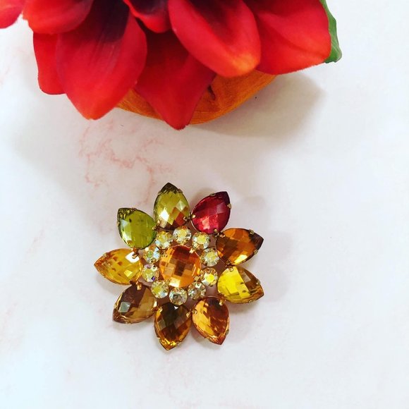 JOAN RIVERS MULTI-COLOR FACETED RHINESTONE LARGE FLOWER BROOCH PIN - Picture 3 of 4